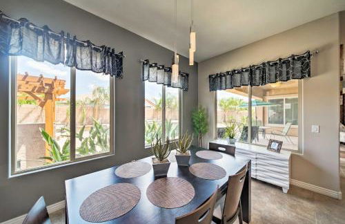 Hot Tub and Putting Green Home in Surprise - Foto 7