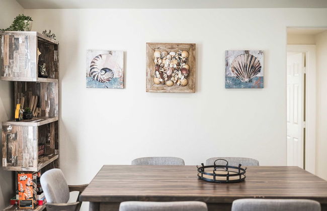 Charming Escape With Stylish Decor Outdoor Space - Foto 12