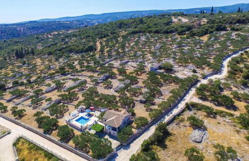 Pet Friendly Home In Postira With Wifi - Photo 5