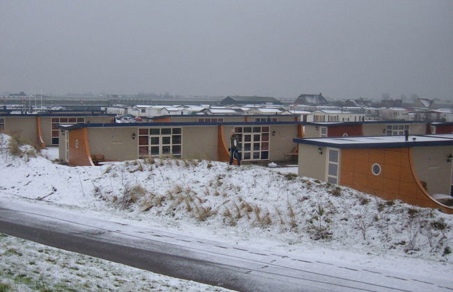 Bungalow in Netherlands With Dune Garden - Photo 30