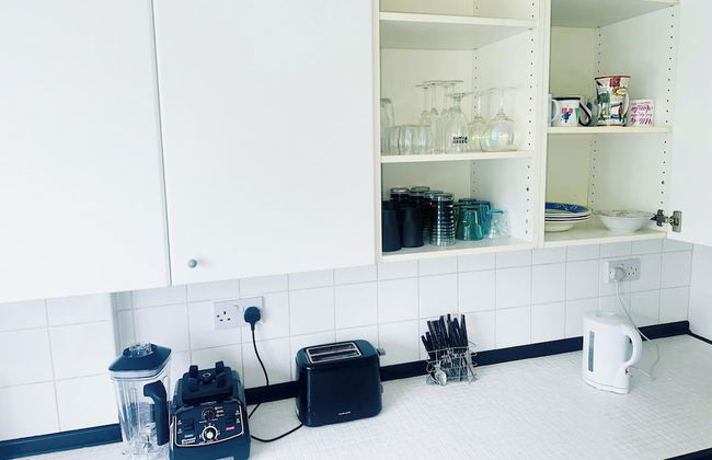 3bed Apartment Sleeps 6 - Free Parking, Wifi - Foto 6