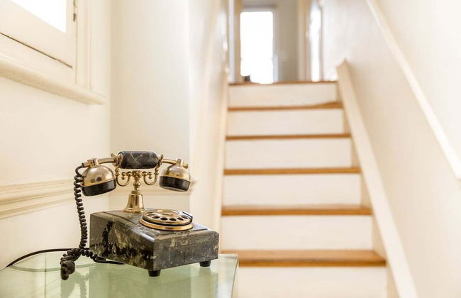 Bright and Spacious Notting Hill Nest - Photo 40