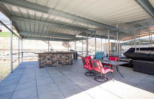 Luxury Home on Cove with Boat Slips, Waterslides, and Jump Deck - Foto 71