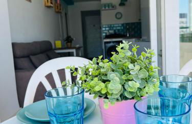 APARTAMENTO NUEVO CÉNTRICO en PRIMERA Línea de playa con vistas al Mar, Piscina, aire acondicionado y wifi - Foto 22