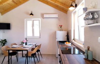 Stone house in vineyard - Photo 12