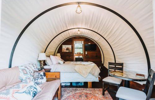 Heated & AC Full Bathroom Covered Wagon - Foto 7