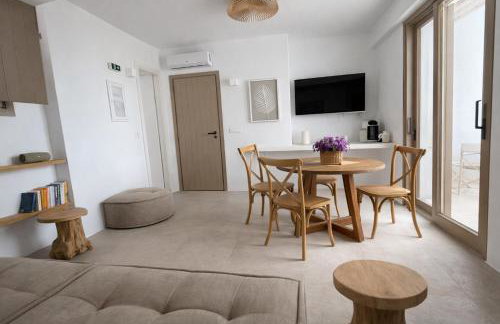 REYA suites - Photo 9
