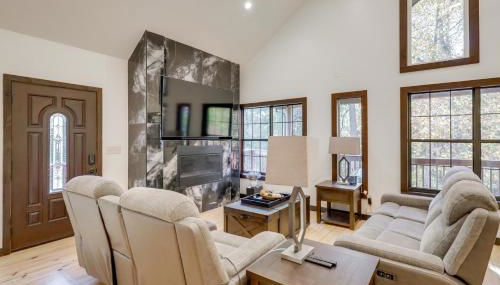 Steps to Lake Lanier Wooded Escape with Boat Dock - Foto 5