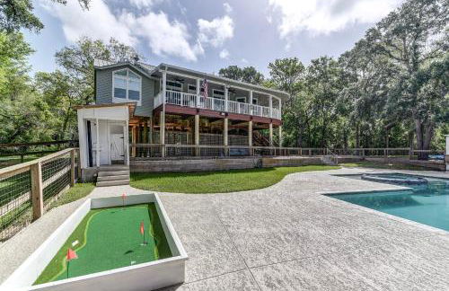 The San Bernard River waterfront provides private access to a spa, boat ramp, and jet skiing - Photo 68