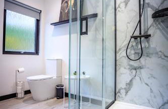 FAMILY FRIENDLY, HOT TUB, Fire Pit, Spacious & Modern - Foto 14