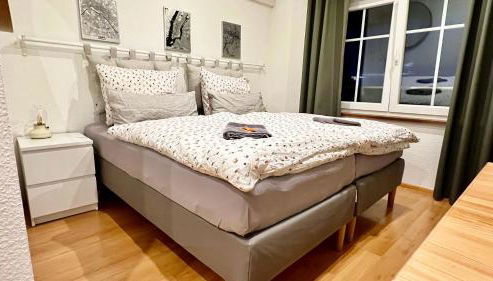 Modernes Doppelzimmer mit Bad & AC in Kehl Goldscheuer - 1A Guesthouse - Foto 2