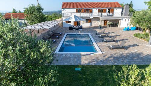 Villa Pietra- Modern rustic poolside oasis - Foto 3