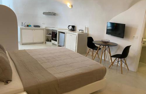 Fira-Cave-Sleeps 13-Parking-Pool-Pet Friendly - Photo 72