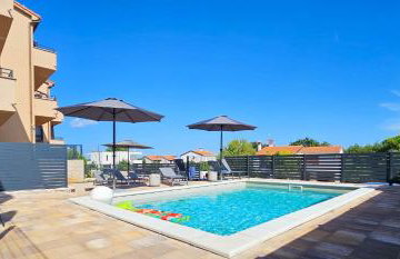 Apartment Bluemare B3 with Shared Pool - Photo 19