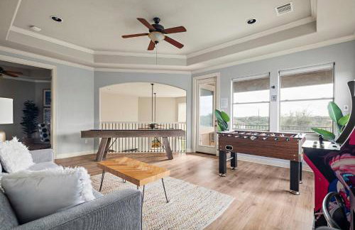 Lake Travis Family Retreat with Theater Game Room and BBQ 7 min from Marina - Foto 27