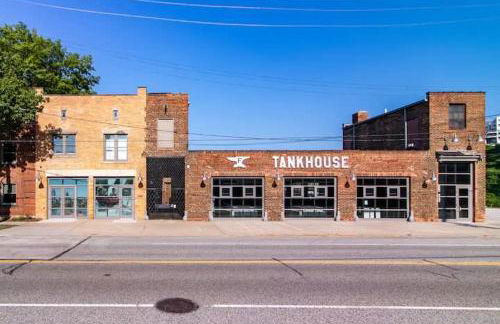 Spacious Riverfront Suite - Close to Downtown - Foto 26