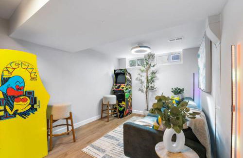 Relax & Play - 4BR Home with Game Room for Family & Outdoor Area - Foto 23