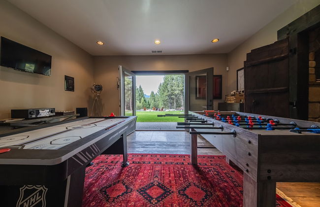 Chateau Fortine Retreat for 6! - Photo 35