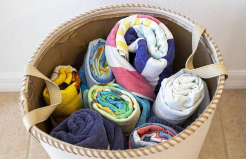 630- 3 Bedroom South facing Home with Pool Drenched in Florida Sunshine Perfect for Families - Foto 51