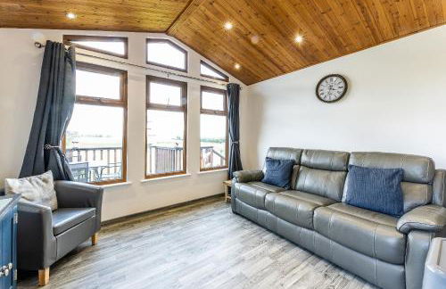 FAIRVIEW FARM Holiday Accommodation 14 Luxury Lodges, Cabins, Dog Friendly, Suitable for Couples, Families and Groups, Wedding Guests , Corporate events, Sleeps 2-65 guests in Ravenshead, Nottingham near Sherwood Forest, set in 88 acres - Photo 21