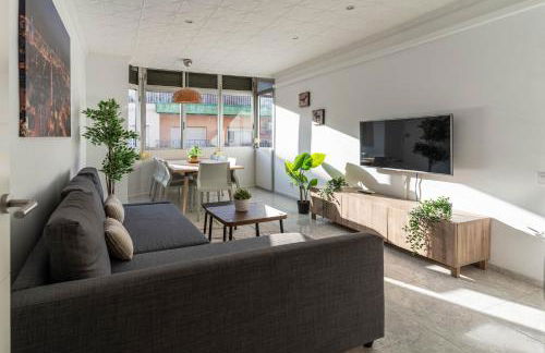 Bonito apartamento Camp Nou - Foto 1