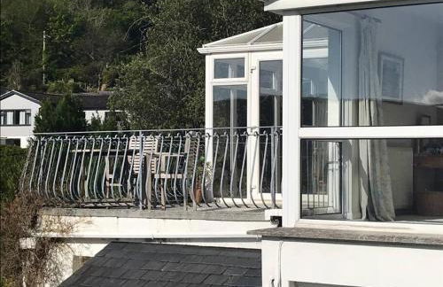 Stunning River Views, Tranquil Split-Level House, Private Garden & Parking - Foto 36