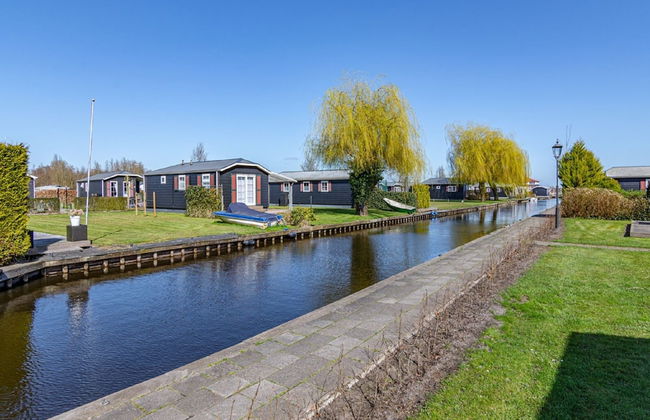 Cozy Holiday Home With Terrace - Photo 13