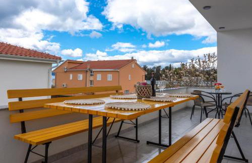 Luxury apartment with terrace Castel - Photo 17