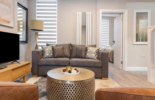 Earthy Elegance Stylish 4BR for Urban Escapes - Foto 22