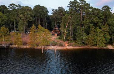 Newly Renovated, Cozy Mid-Lake Cabin Sleeps 10 - Foto 7