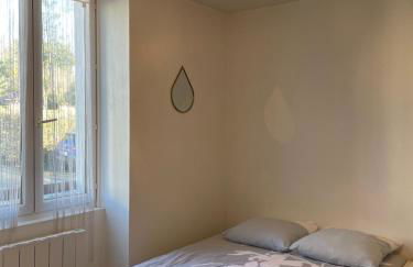 Petit studio avec parking, très bien équipé proche des Thermes et du centre ville Nouvelle literie - Foto 5