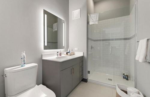 Fulbrix Bright Designer Apartments with West Loop Views - Foto 17