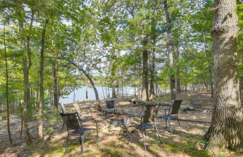 Relax Fireside! Hot Tub Haven on Table Rock Lake - Foto 29