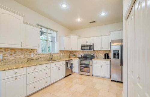 Private Beach at Lakefront Summerfield Getaway! - Foto 7