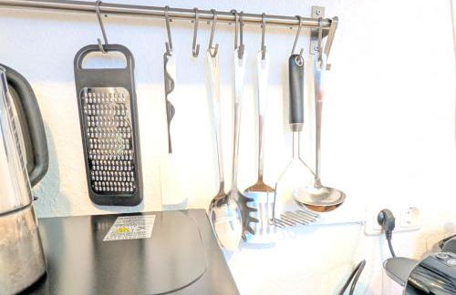 Apartment with AC, full kitchen, self check in, parking, 8 min to SAP campus, Wi Fi - Foto 23