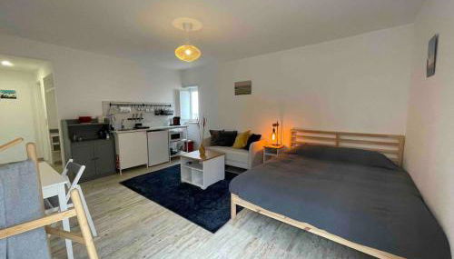 Spacious Studio in Sunny Villa Minutes to Beach - Photo 3