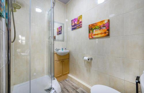 -CH- Stylish & Relaxed Stay,Free Parking,Free WiFi - Foto 39