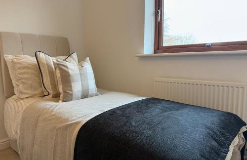 2 Bedroom Flat Free Parking Close to Gatwick - Foto 11