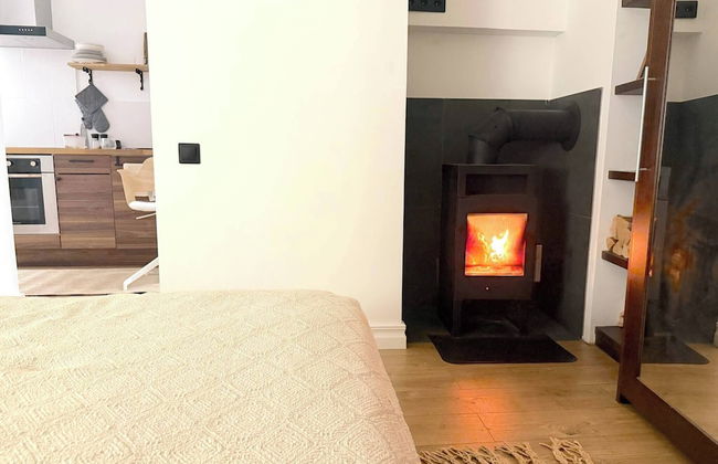 Apartment With a Fire-place - Photo 13