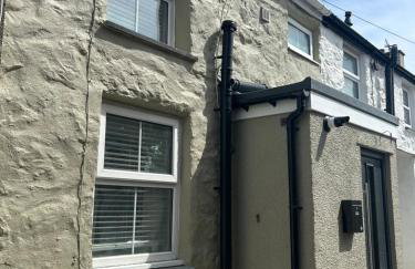 Cosy modern miners cottage - Photo 2