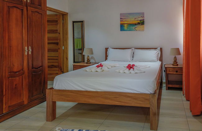 Yvon's Tropical Villa - Foto 16