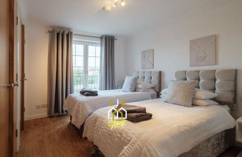 Mackie Residence - SJA Stays - 3 Bed Apartment with parking - Foto 56