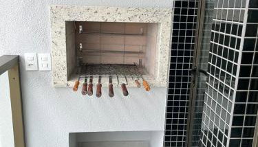 Apto Elegante com Localização Privilegiada e Rooftop incrível - Foto 4