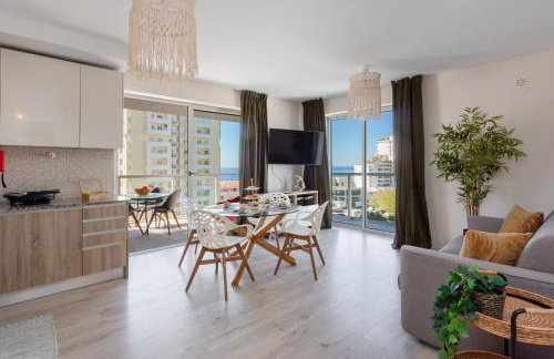 McRamé Design Apt Sea View, Beachfront, Swimming Pool, 2BDR, 2BAR, 6 pax, Praia da Rocha - Photo 11