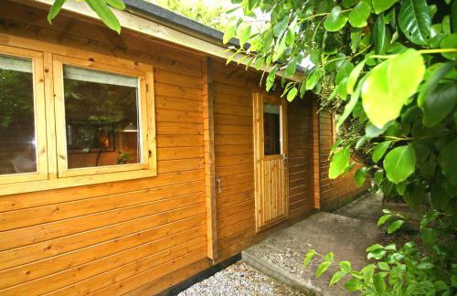 Yealm Cabin Self Catering Log Cabin in Devon with Hot Tub - Foto 12