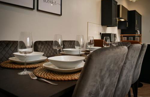 Dwell Living Luxurious 5BD House Central - Foto 44