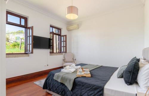 HostWise - Country Villa w/ Pool, Court & Views - Foto 23