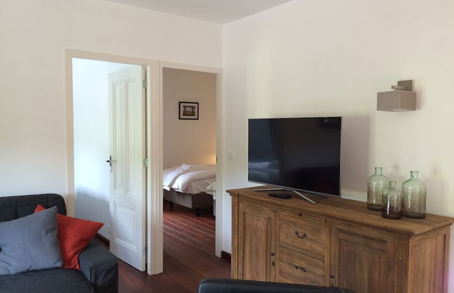 Le Baron Apartments - Photo 10