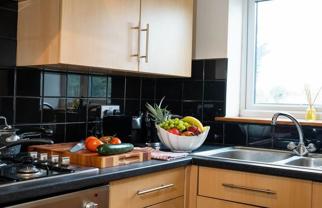 Queens Townhouse - 3 Bedrooms - Pets - Parking - Foto 4