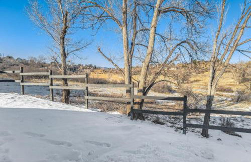 Secluded Westside Cottage - King Bed, Hot Tub, Views, Near Parks and Trails! - Foto 49